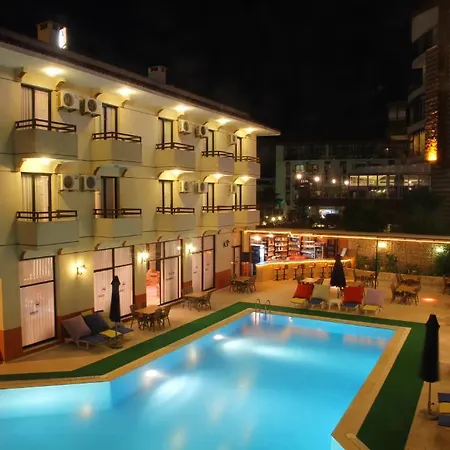 Kanarya Hotel Çeşme