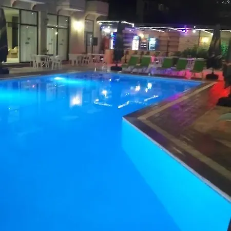Hotel Kanarya 3*