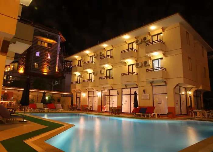 Kanarya Hotel 3*