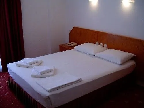 Kanarya Hotel 3*