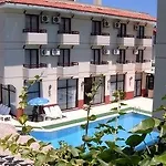 Kanarya 酒店 Çeşme